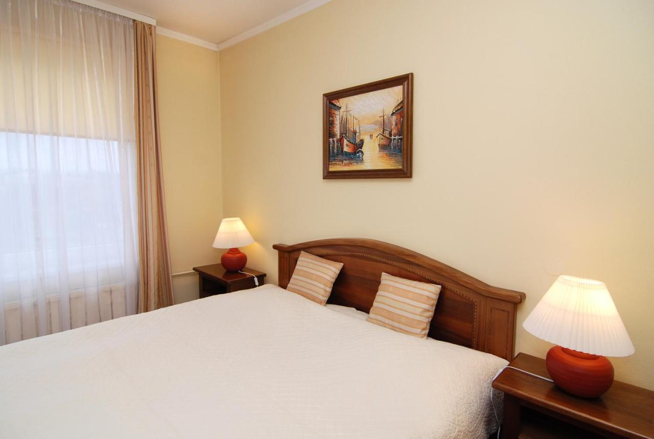 Hotel Bila Ruze Писек Экстерьер фото
