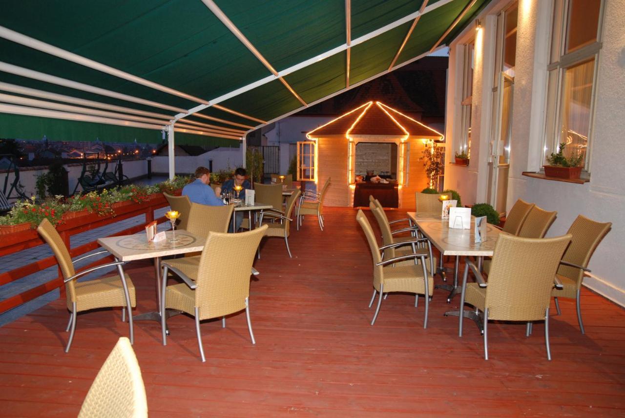 Hotel Bila Ruze Писек Экстерьер фото