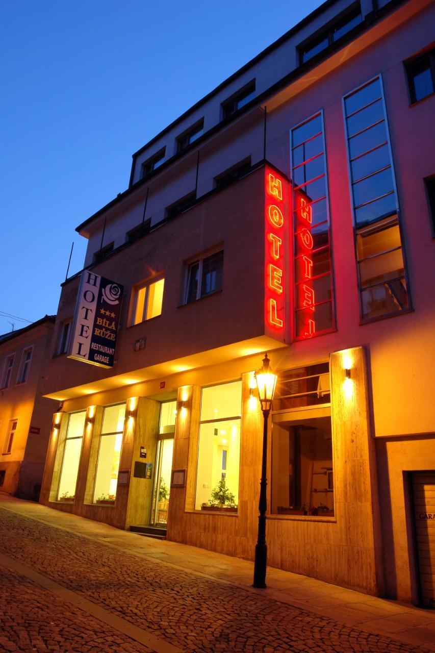 Hotel Bila Ruze Писек Экстерьер фото